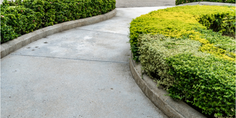 Pros and Cons of Concrete vs Brick Walkways in Toronto